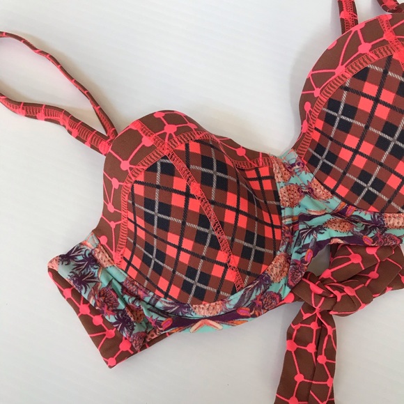 MAAJI CANTER and PICNIC UNDERWIRE bikini TOP S - Picture 4 of 11